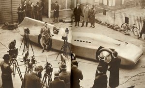 Sir Malcolm Campbells bud på en ny skiva, 1935. av Unbekannt