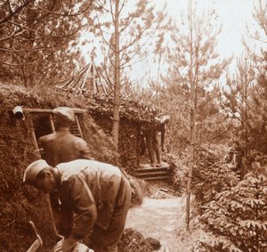 Soldater i jordtäckta skyddsrum, Genicourt, norra Frankrike, c1914-c1918 av Unbekannt