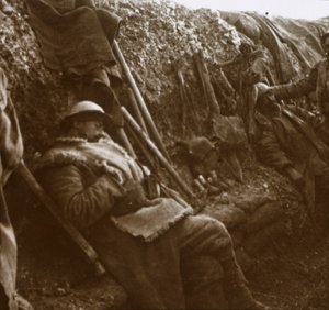 Soldater vilar i skyttegravar, c1914-c1918 av Unbekannt