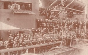 Några av HMAS Australiens fartygsbolag, c1917 1919 av Unbekannt