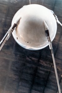 Sputnik 1, rysk satellit, 1957 av Unbekannt