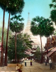 Gata som leder mot Shwedagon-pagoden, Rangoon, Burma, sent 1800- eller tidigt 1900-tal av Unbekannt