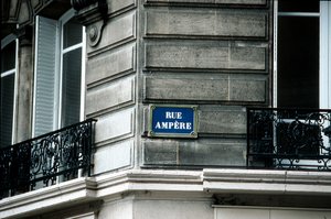 Gatuskylt, Rue Ampere, Paris, Frankrike av Unbekannt