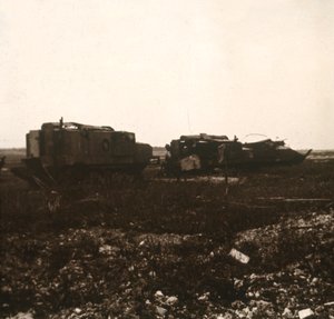 Tanks, Juvincourt, norra Frankrike, c1914-c1918 av Unbekannt