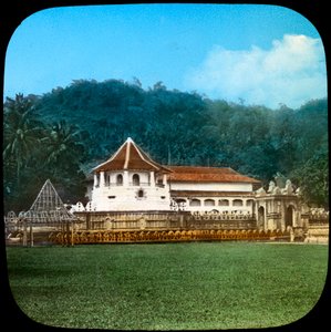 Den heliga tandens tempel, Kandy, Ceylon, sent 1800- eller tidigt 1900-tal av Unbekannt