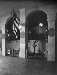 Tillfälliga valv i kombination med permanenta bryggor, 1924 av Unbekannt