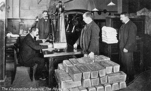 The Chancellor Balance, Royal Mint, Tower Hill, London, tidigt 1900-tal av Unbekannt