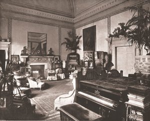 Salongen på White Lodge, Richmond Park, 1894. av Unbekannt