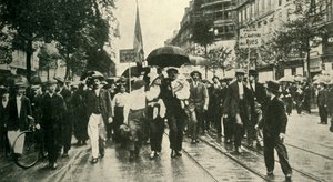 The French Call to Arms: Reservister som går med i Colours i Paris, 1920. av Unbekannt