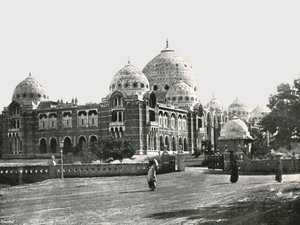 The Great College, Baroda, Indien, 1895. av Unbekannt
