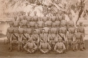Den indiska plutonen av den första bataljonen, The Queens Own Royal West Kent Regiment. Poona, Indien, 1 av Unbekannt