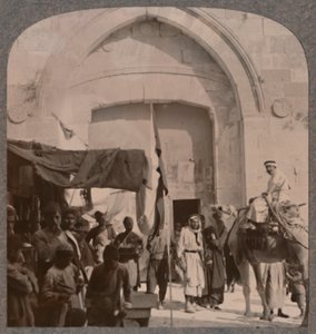 Jaffaporten stängdes och visar Needles Eye, Jerusalem, c1900 av Unbekannt