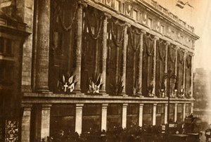 The Opening of Selfridges, 1909, 1933. av Unbekannt