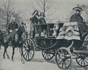 Det kungliga paret återvänder från klostret, 1923, 1937. av Unbekannt