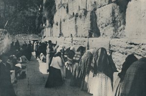 Klagomuren: Klagodagen för deras förfäders förlorade stad, c1935. av Unbekannt