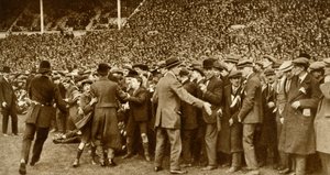 Den första FA-cupfinalen hålls på nya Wembley Stadium i London den 28 april 1923, 1935. av Unbekannt