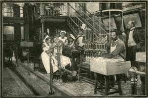 Detta är inredningen av ett av tsarernas destillerier., 1901. av Unbekannt