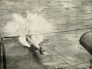 Torped in i vattnet, 1919. av Unbekannt