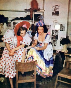 Två kvinnor från ljusoperan Like One Time i maj, av Walter Kollo, Berlin, 1943 av Unbekannt