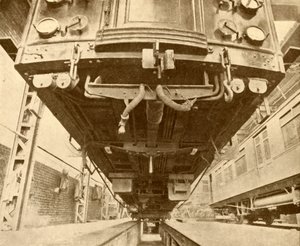 Under the Underground: Beneath a District Railway Electric Car, 1930. av Unbekannt