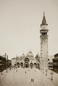 Utan titel 96, c. 1890. [Markuskyrkan och Campanile, Venedig]. av Unbekannt