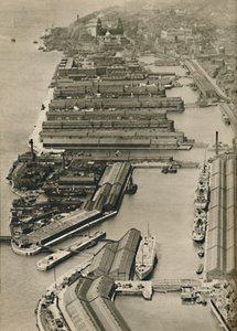 Fartyg seglar från Liverpool till hamnar över hela världen, från floden Mersey, 1936 av Unbekannt