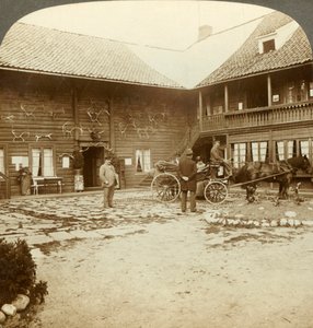 Victoria Hotel, prydt med renhorn, vid Kongsberg, i det karga Norge, c1905. av Unbekannt