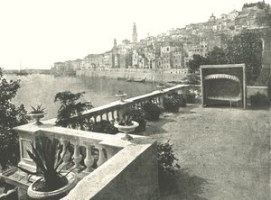 Utsikt över staden från bukten, Menton, Frankrike, 1895. av Unbekannt