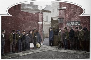 Väntar på tillträde till St Marylebone Workhouse, Luxborough Street, London, c1901 1903 av Unbekannt