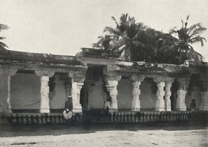 Lobbyn till ett hinduiskt tempel, Ceylon, 1926 av Unbekannt
