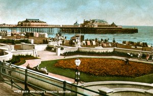 West Pier and Italian Gardens, Brighton, Sussex, 1928 av Unbekannt