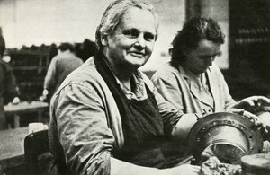 Kvinnliga flygplansunderhålls- och reparationsarbetare, södra Wales, andra världskriget, c1939-c1944 1946. av Unbekannt