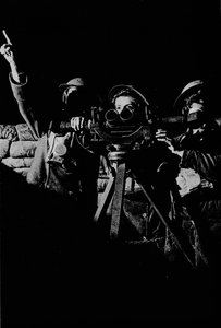 Kvinnor i tjänst på ett luftvärnsbatteri, 1943 av Unbekannt