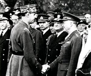 Andra världskriget: De Gaulle hälsar Eisenhower, 1944 av Unbekannt