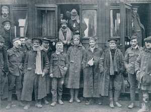 Sårade engelska trupper på väg till ett bassjukhus, c1914 av Unbekannt