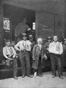 Sårade franska soldater på väg till sjukhus med tåg Frankrike, 1914 av Unbekannt