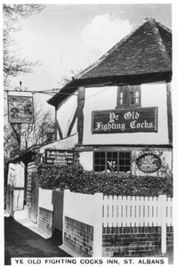 Ye Old Fighting Cocks Inn, St Albans, Hertfordshire, 1937 av Unbekannt