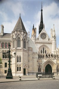 Exteriör vy av ingången till Royal Courts of Justice, London av Unbekannt Unbekannt
