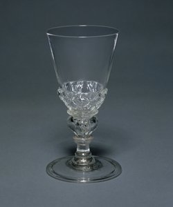 Bägare av blyglas: Facon de Venise, c.1680 av Unbekannt Unbekannt