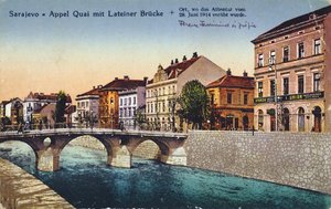 Vykort som visar Sarajevo, Appel-kajen och Lateiner-bron, platsen för mordet på ärkehertig Franz-Ferdinand och hans fru Sophie den 28 juni 1914, ca. 1920 av Unbekannt Unbekannt