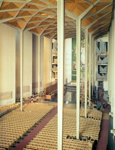 Utsikt över långhuset, Coventry Cathedral av Unbekannt Unbekannt