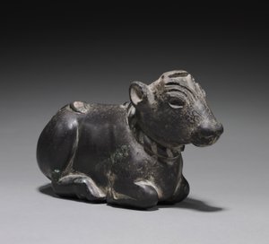 Bull Calf Polemount, c.2700 f.Kr av Unbekannt