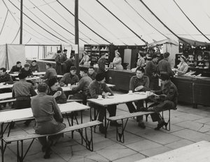 Matsaltält, Weybourne Summer Camp, april 1954 (s/v foto) av Unbekannt