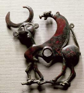 Kindbit av ett hästbett i form av ett odjur med människohuvud, från Luristan, västra Iran, ca 800-700 f.Kr. (brons) av Unbekannt