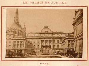 Commune de Paris (1871): utsikt över Palais de Justice i Paris innan dess brand i maj 1871. Fotografi av Pierre Pepetit. Tryck på kartong, Dim. 9x5,4 cm av Unbekannt
