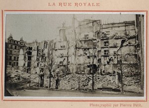 Commune de Paris (1871): utsikt över ruinerna på Rue Royale i Paris i maj 1871. Fotografi av Pierre Pepetit. Tryck på kartong, Dim. 9x5,4 cm av Unbekannt