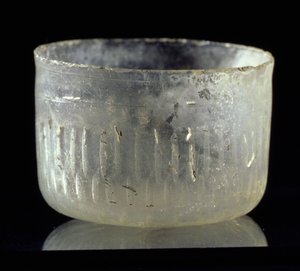 Kopp med hjulskuren dekor, från Syrien eller Egypten, islamisk period, ca 900 e.Kr. (glas) av Unbekannt