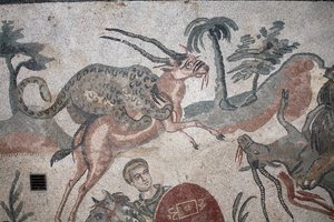Detalj av den stora jaktmosaiken. En leopard attackerar en gasell. 3:e - 4:e århundradet. Romersk villa i Casale, Sicilien. UNESCO plats.