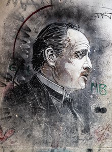 Don Corleone spelad av Marlon Brando av C215 Viuccaria Market av Benjamin Baud