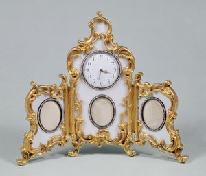 Skrivbordsklocka i faberge Louis XV-stil av Unbekannt
